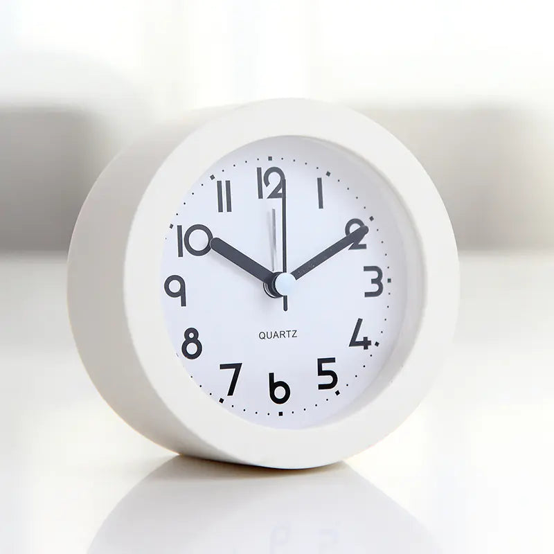 Reloj Despertador Silencioso para la Mesita de Noche con Luz Nocturna para Niños Esencia Hogar