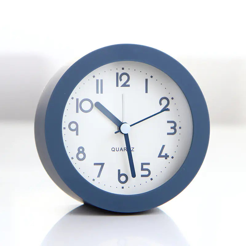Reloj Despertador Silencioso para la Mesita de Noche con Luz Nocturna para Niños Esencia Hogar
