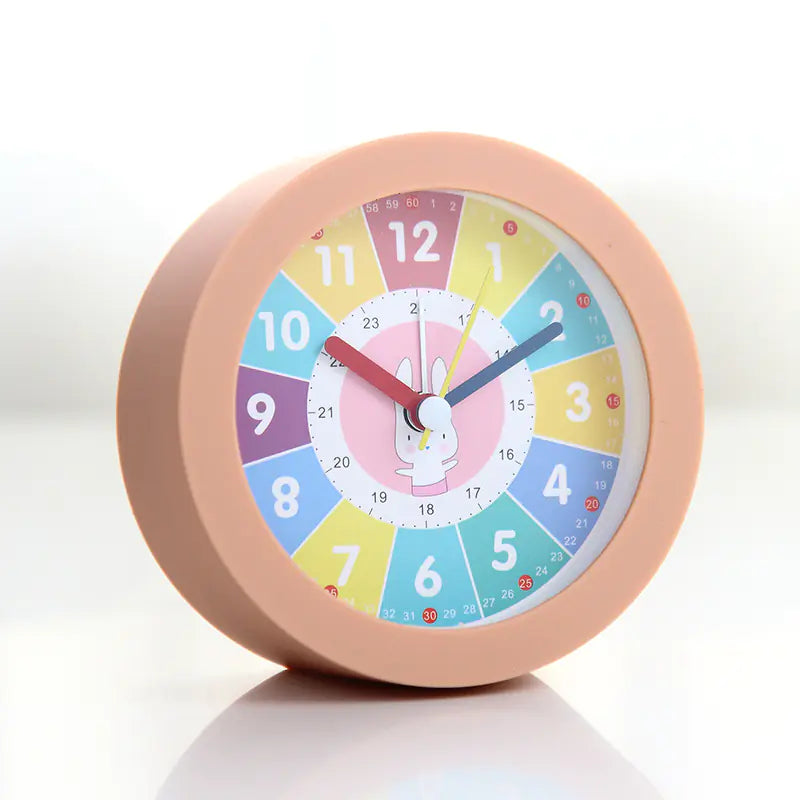 Reloj despertador infantil disponible en 13 colores vibrantes incluyendo raíz de loto y negro